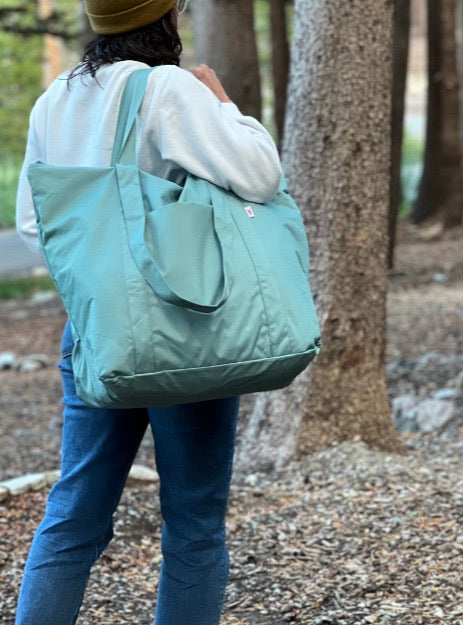 LARGE Tote Bag with Zipper & Pockets- Sea Breeze